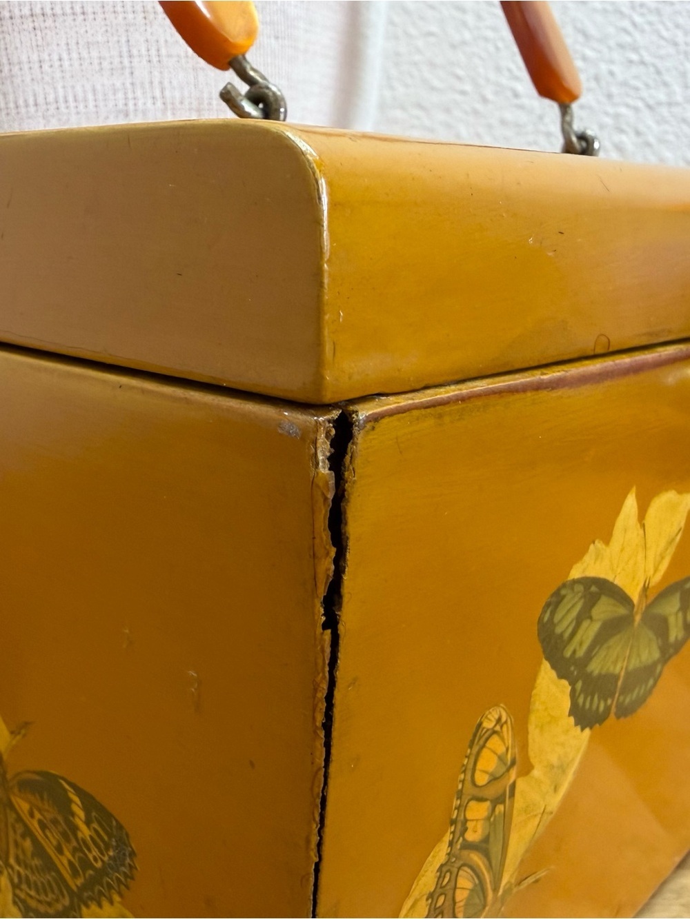 Vintage Butterfly Decoupage Wooden Box Purse Lucite Handle Vanity Case MCM - Picture 8 of 14